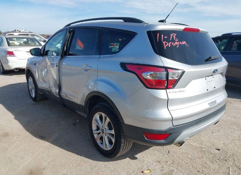 Photo 3 of 2017 Ford Escape SE (VIN 1FMCU0G94HUE34119)