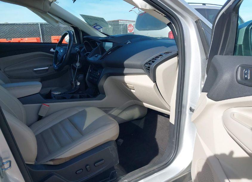 Photo 5 of 2017 Ford Escape SE (VIN 1FMCU0G94HUE34119)