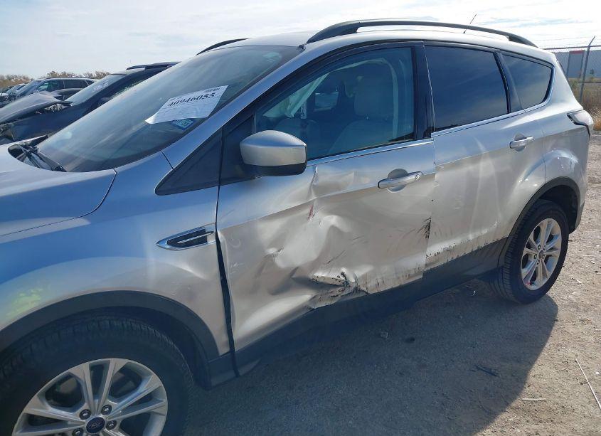 Photo 6 of 2017 Ford Escape SE (VIN 1FMCU0G94HUE34119)