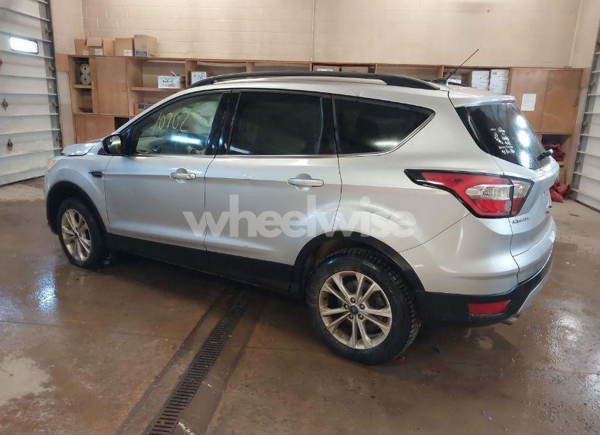 Photo 3 of 2018 Ford Escape SE (VIN 1FMCU0G94JUB62791)