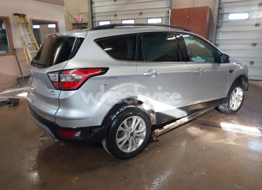 Photo 4 of 2018 Ford Escape SE (VIN 1FMCU0G94JUB62791)