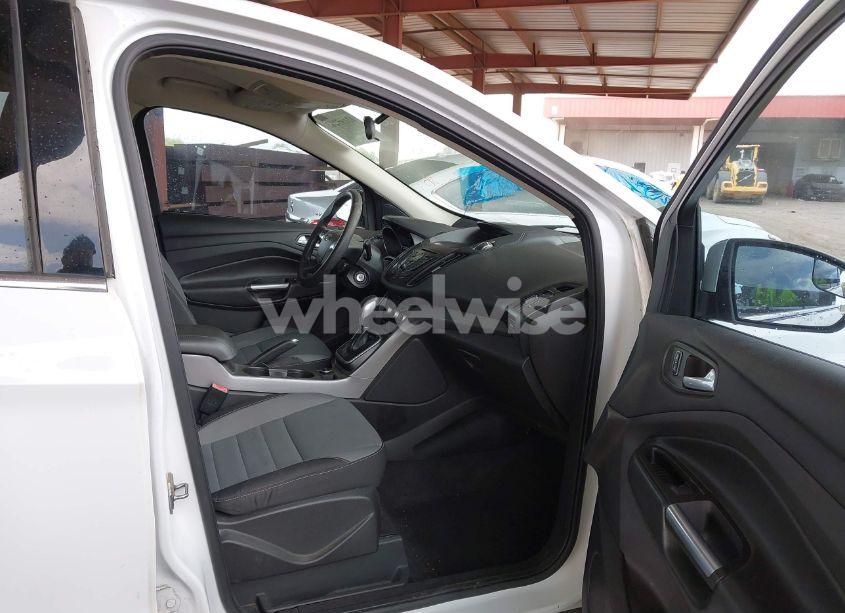 Photo 5 of 2013 Ford Escape SE (VIN 1FMCU0G95DUD02318)