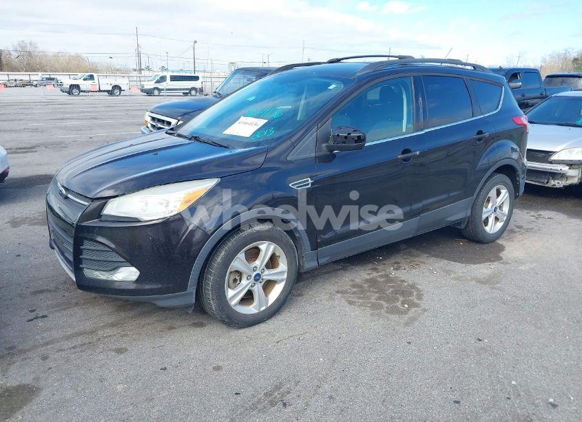 Photo 2 of 2013 Ford Escape SE (VIN 1FMCU0G95DUD23685)