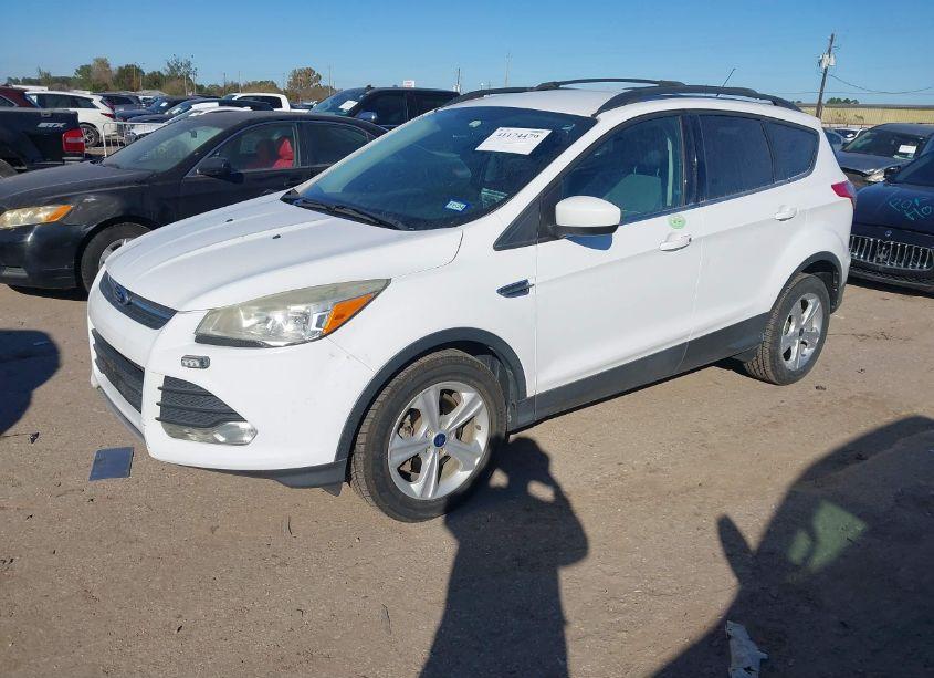 Photo 2 of 2013 Ford Escape SE (VIN 1FMCU0G95DUD78783)