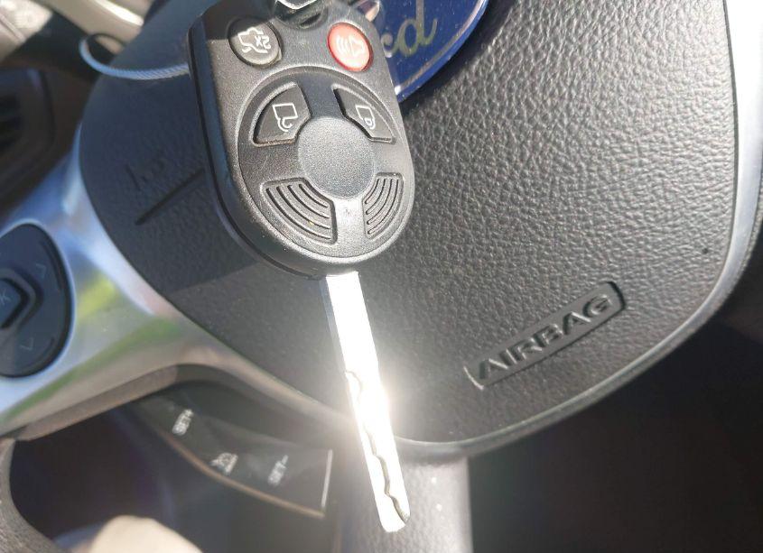 Photo 11 of 2013 Ford Escape SE (VIN 1FMCU0G95DUD91128)