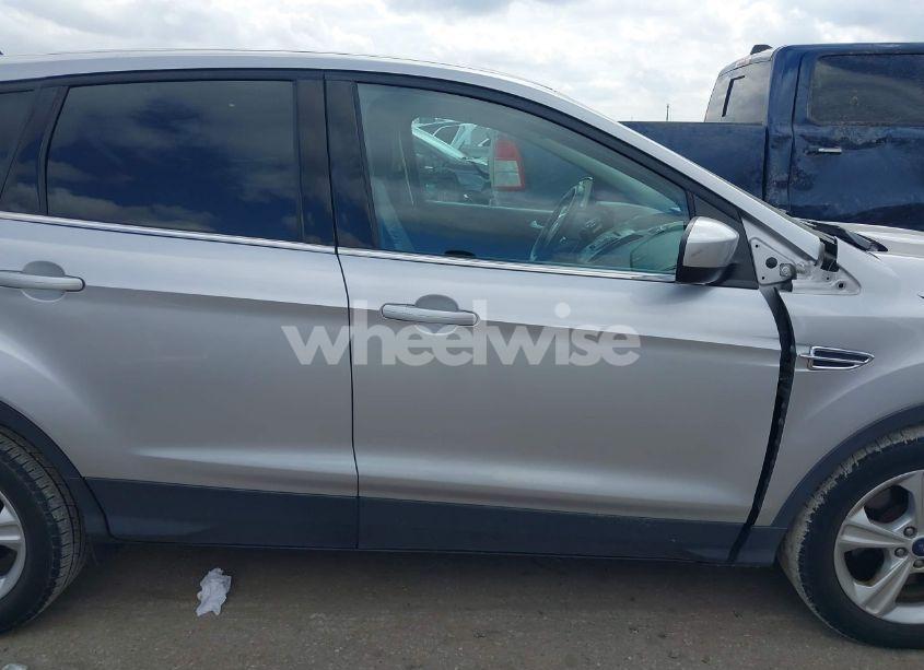 Photo 13 of 2015 Ford Escape SE (VIN 1FMCU0G95FUC44200)