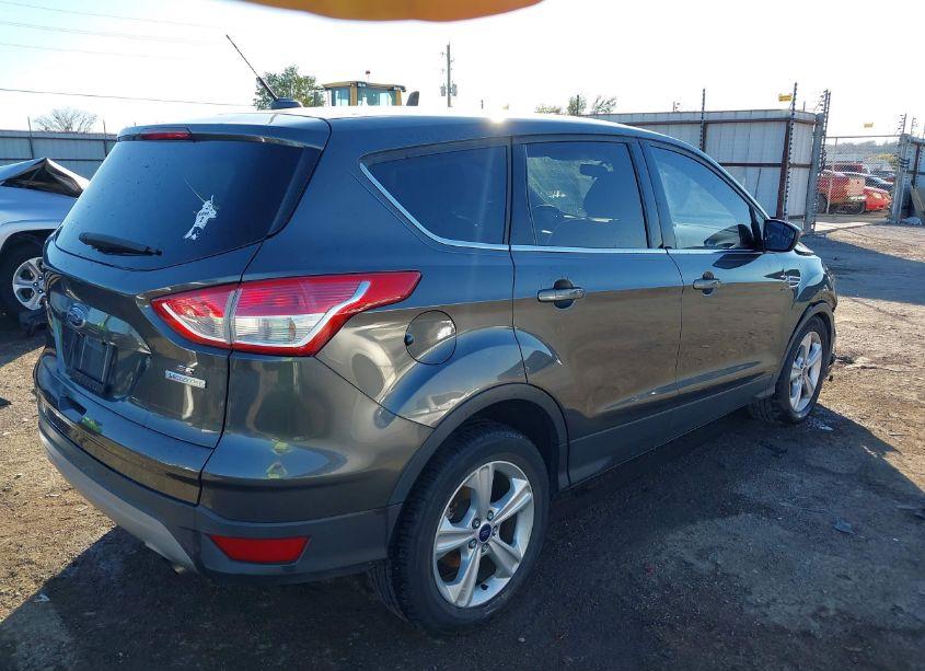 Photo 4 of 2016 Ford Escape SE (VIN 1FMCU0G95GUB82296)