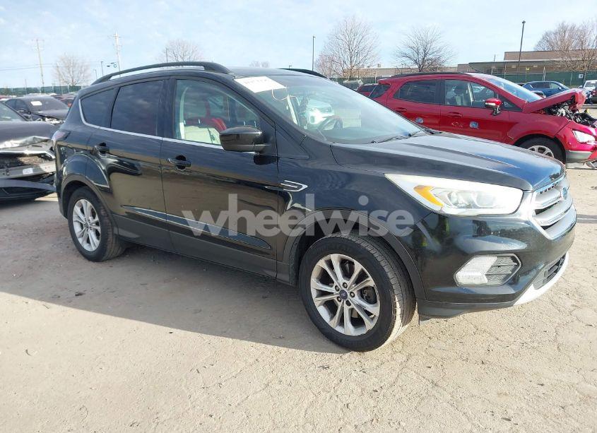 2017 Ford Escape SE (VIN 1FMCU0G95HUA25613) main photo