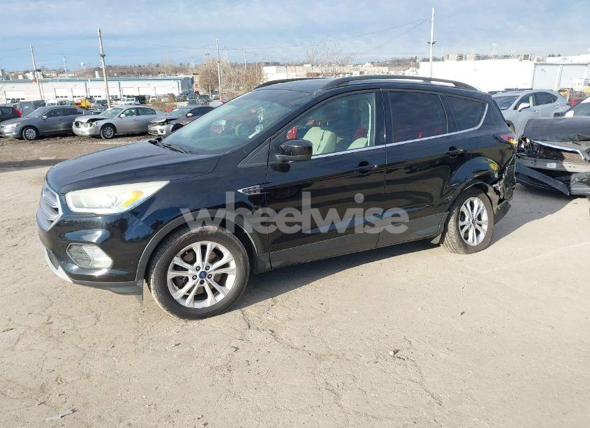 Photo 2 of 2017 Ford Escape SE (VIN 1FMCU0G95HUA25613)