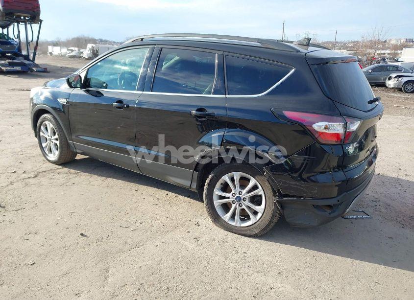 Photo 3 of 2017 Ford Escape SE (VIN 1FMCU0G95HUA25613)