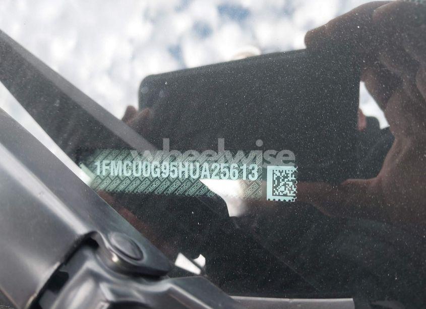 Photo 9 of 2017 Ford Escape SE (VIN 1FMCU0G95HUA25613)