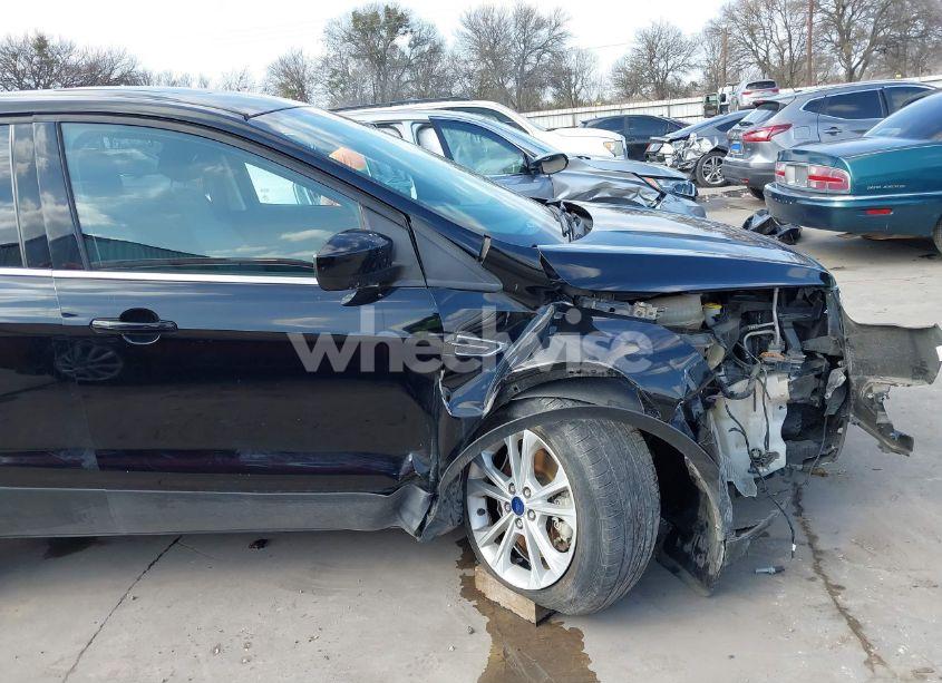 Photo 18 of 2017 Ford Escape SE (VIN 1FMCU0G95HUC97031)