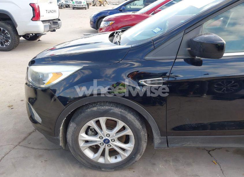 Photo 19 of 2017 Ford Escape SE (VIN 1FMCU0G95HUC97031)