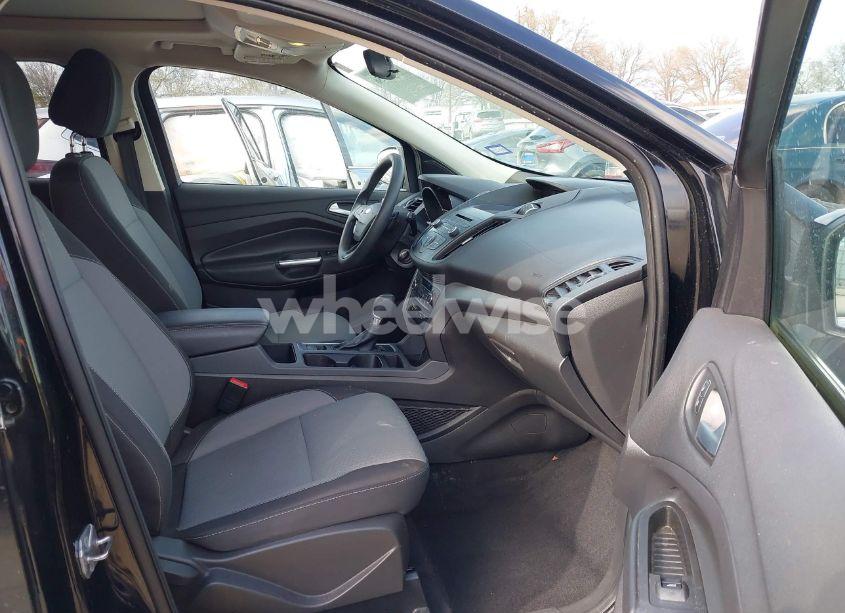 Photo 5 of 2017 Ford Escape SE (VIN 1FMCU0G95HUC97031)