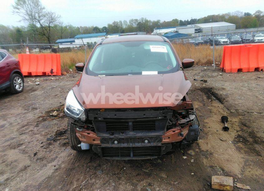 Photo 12 of 2017 Ford Escape SE (VIN 1FMCU0G95HUE02151)