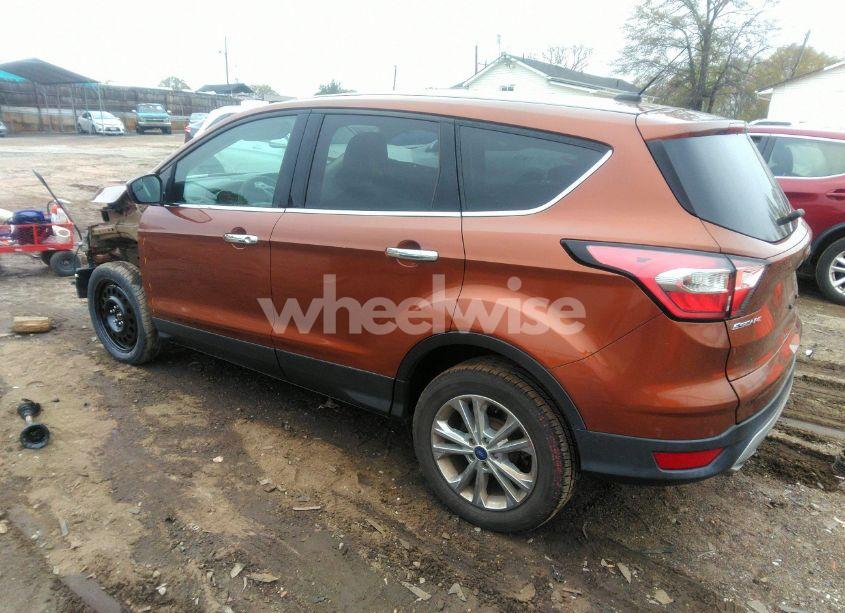 Photo 3 of 2017 Ford Escape SE (VIN 1FMCU0G95HUE02151)