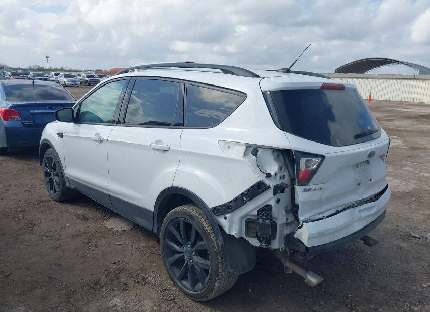 Photo 3 of 2017 Ford Escape SE (VIN 1FMCU0G95HUF07000)