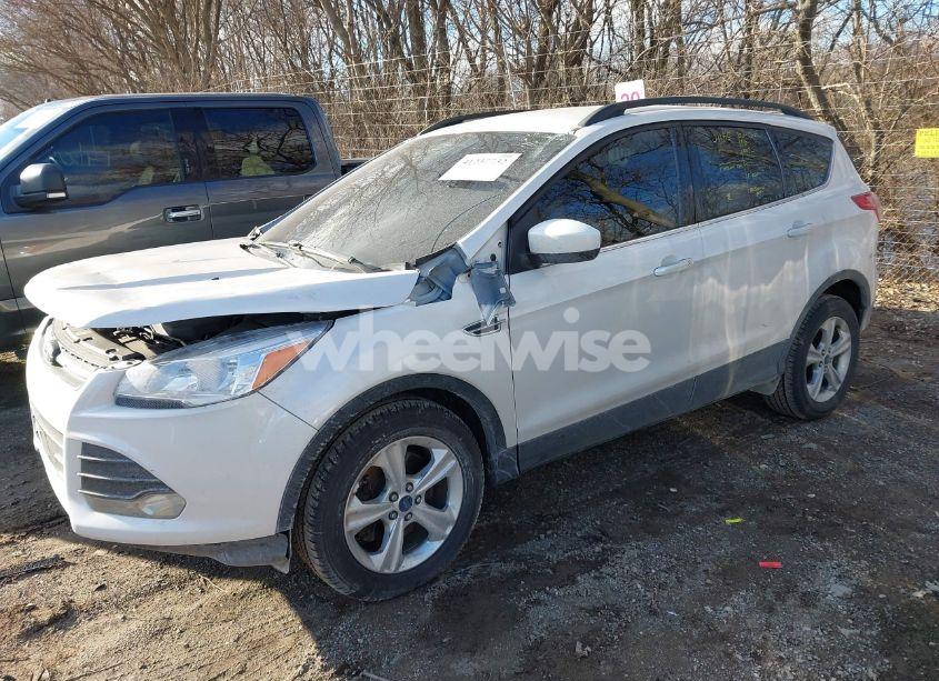 Photo 2 of 2014 Ford Escape SE (VIN 1FMCU0G96EUB43360)