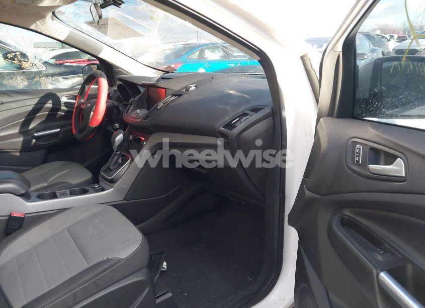 Photo 5 of 2014 Ford Escape SE (VIN 1FMCU0G96EUB43360)