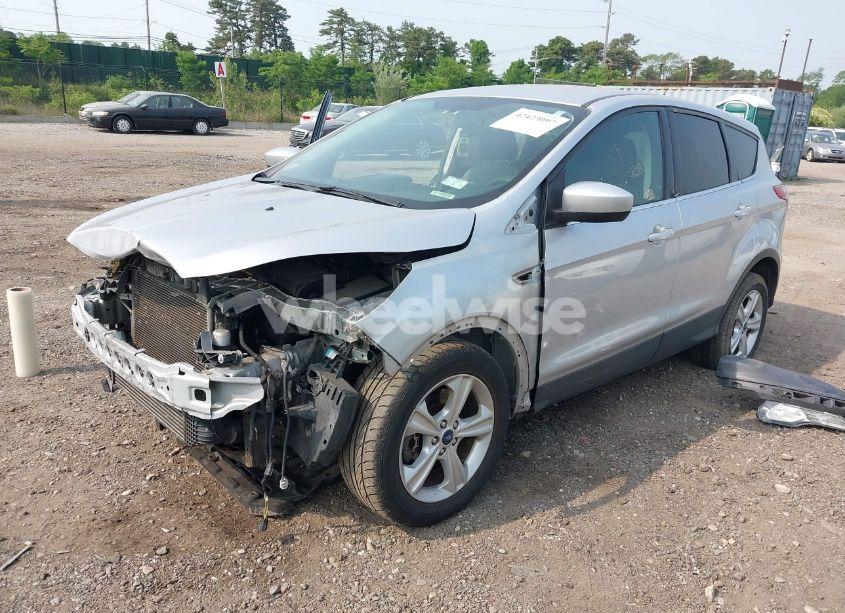 Photo 2 of 2015 Ford Escape SE (VIN 1FMCU0G96FUB13552)
