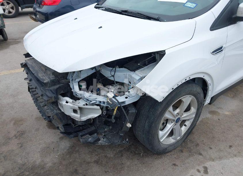 Photo 13 of 2016 Ford Escape SE (VIN 1FMCU0G96GUC45910)