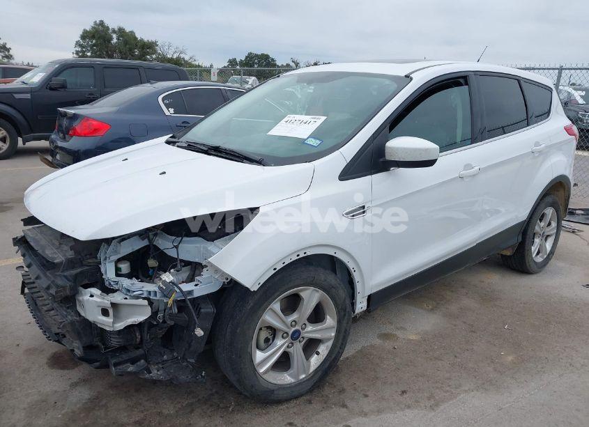 Photo 2 of 2016 Ford Escape SE (VIN 1FMCU0G96GUC45910)