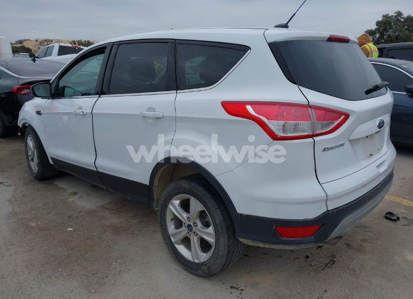 Photo 3 of 2016 Ford Escape SE (VIN 1FMCU0G96GUC45910)