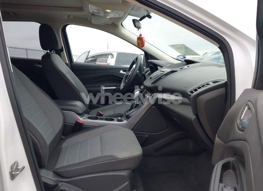 Photo 5 of 2016 Ford Escape SE (VIN 1FMCU0G96GUC45910)