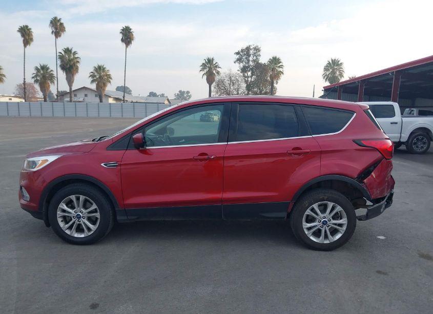 Photo 14 of 2019 Ford Escape SE (VIN 1FMCU0G96KUB12170)
