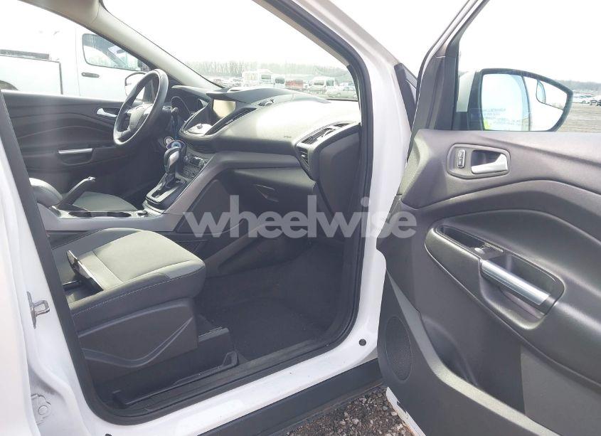 Photo 5 of 2015 Ford Escape SE (VIN 1FMCU0G97FUB14628)