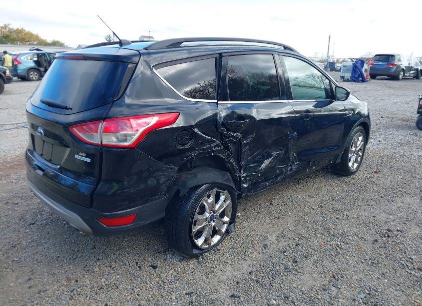 Photo 4 of 2015 Ford Escape SE (VIN 1FMCU0G97FUC61628)