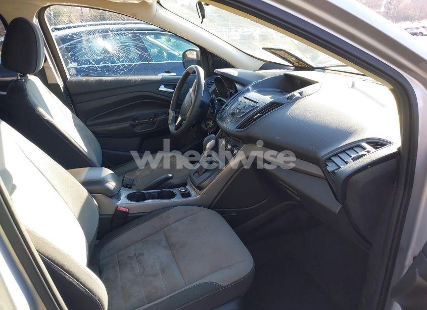 Photo 5 of 2016 Ford Escape SE (VIN 1FMCU0G97GUA31587)