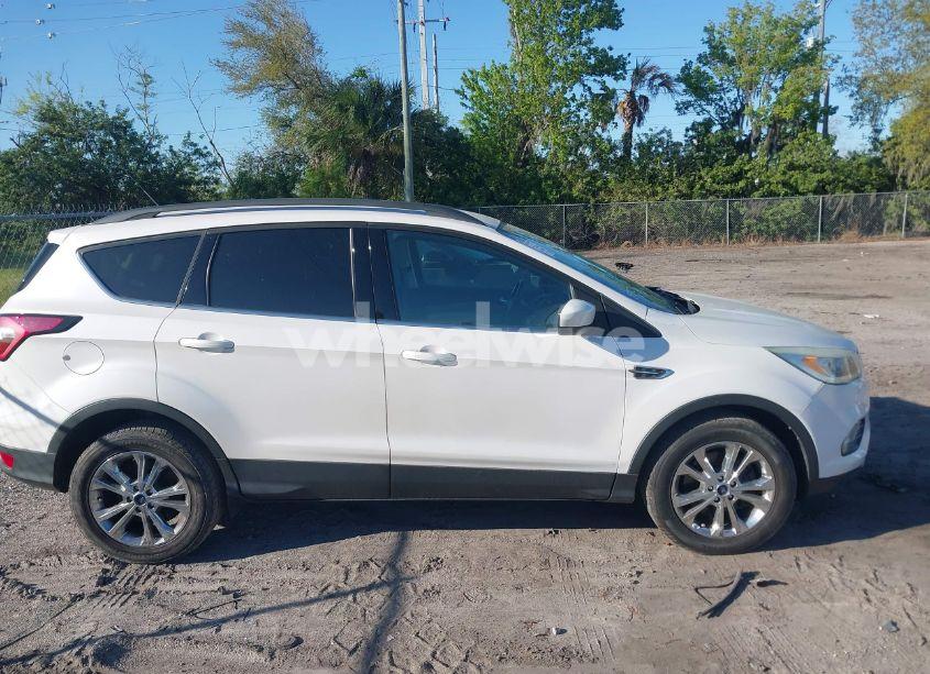 Photo 13 of 2017 Ford Escape SE (VIN 1FMCU0G97HUA25824)