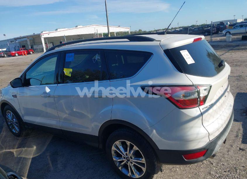 Photo 14 of 2017 Ford Escape SE (VIN 1FMCU0G97HUA25824)
