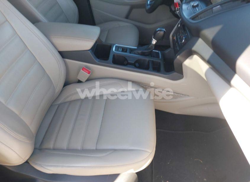 Photo 5 of 2017 Ford Escape SE (VIN 1FMCU0G97HUA25824)