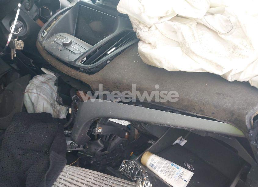 Photo 12 of 2017 Ford Escape SE (VIN 1FMCU0G97HUA31462)