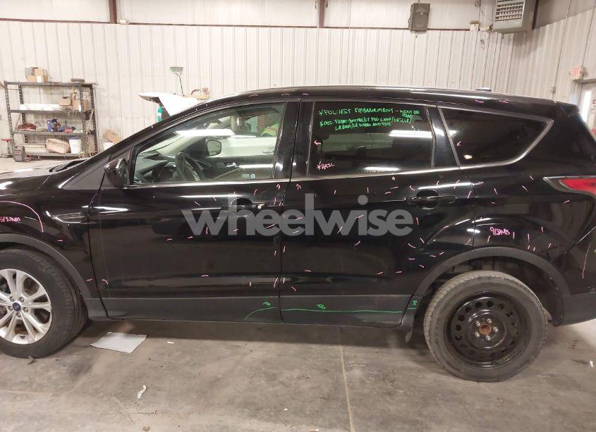 Photo 14 of 2017 Ford Escape SE (VIN 1FMCU0G97HUB31416)