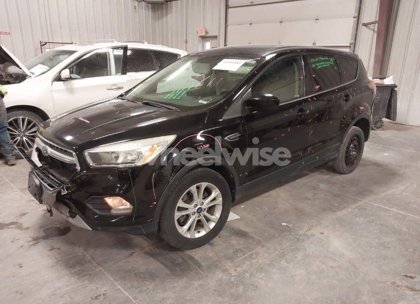 Photo 2 of 2017 Ford Escape SE (VIN 1FMCU0G97HUB31416)