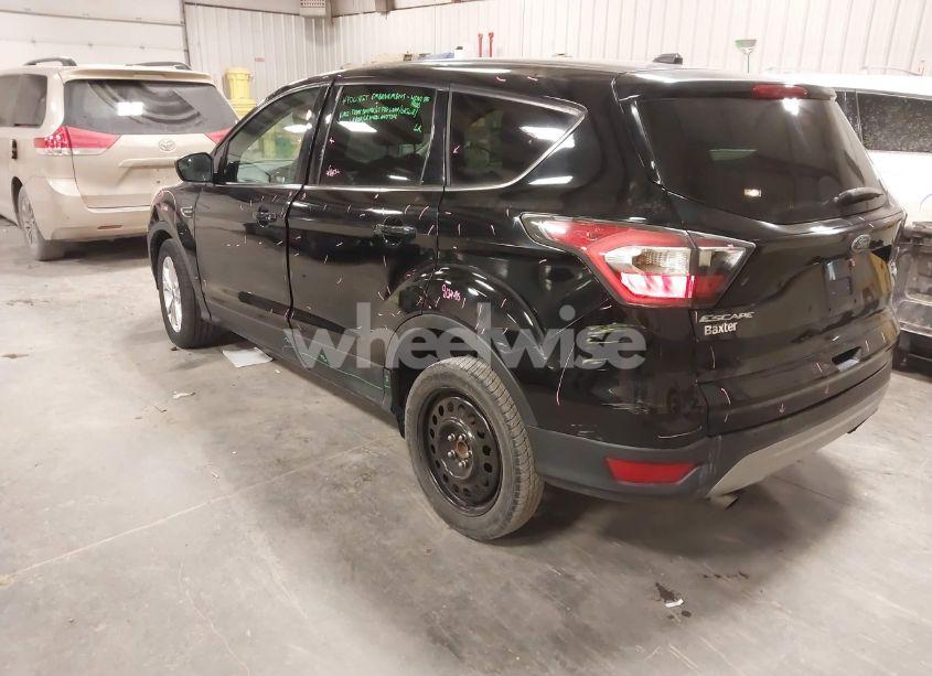 Photo 3 of 2017 Ford Escape SE (VIN 1FMCU0G97HUB31416)