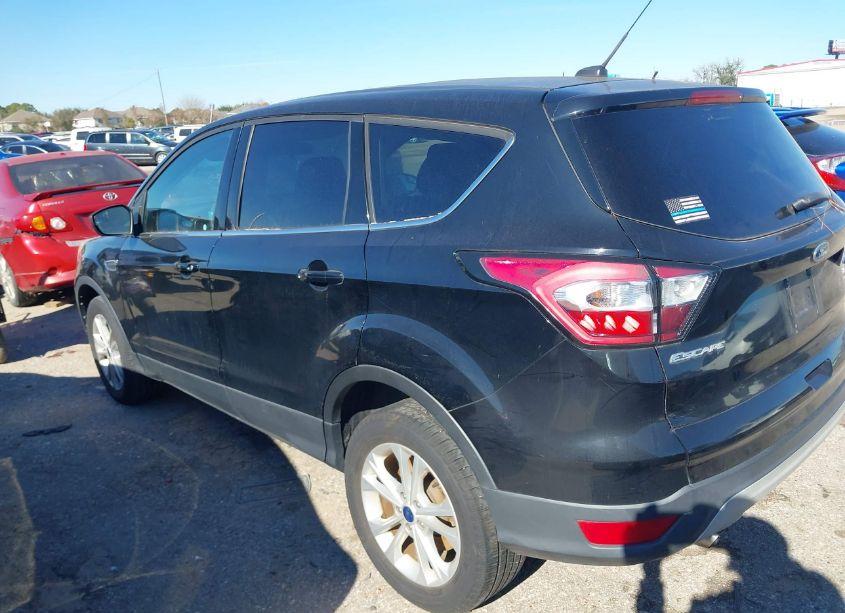 Photo 3 of 2017 Ford Escape SE (VIN 1FMCU0G97HUC53015)