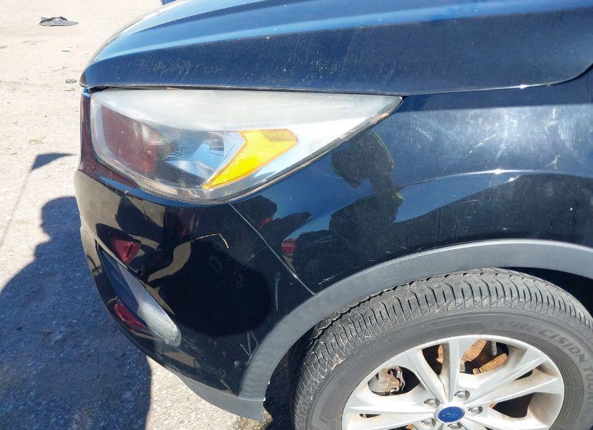 Photo 6 of 2017 Ford Escape SE (VIN 1FMCU0G97HUC53015)