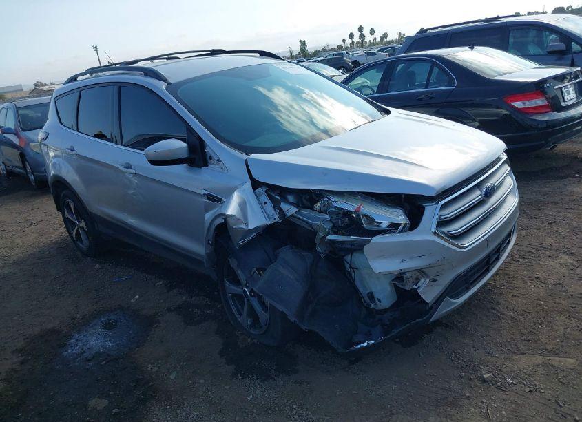 2017 Ford Escape SE (VIN 1FMCU0G97HUE74243) main photo