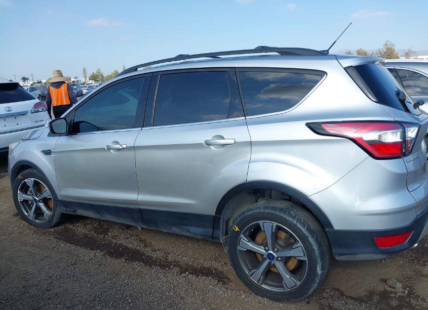 Photo 14 of 2017 Ford Escape SE (VIN 1FMCU0G97HUE74243)