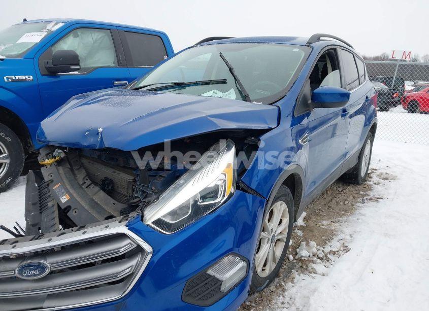 Photo 2 of 2017 Ford Escape SE (VIN 1FMCU0G97HUF10514)