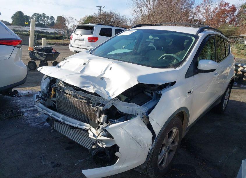 Photo 2 of 2013 Ford Escape SE (VIN 1FMCU0G98DUB70185)