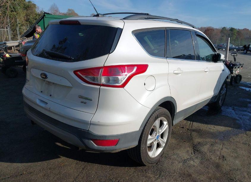 Photo 4 of 2013 Ford Escape SE (VIN 1FMCU0G98DUB70185)