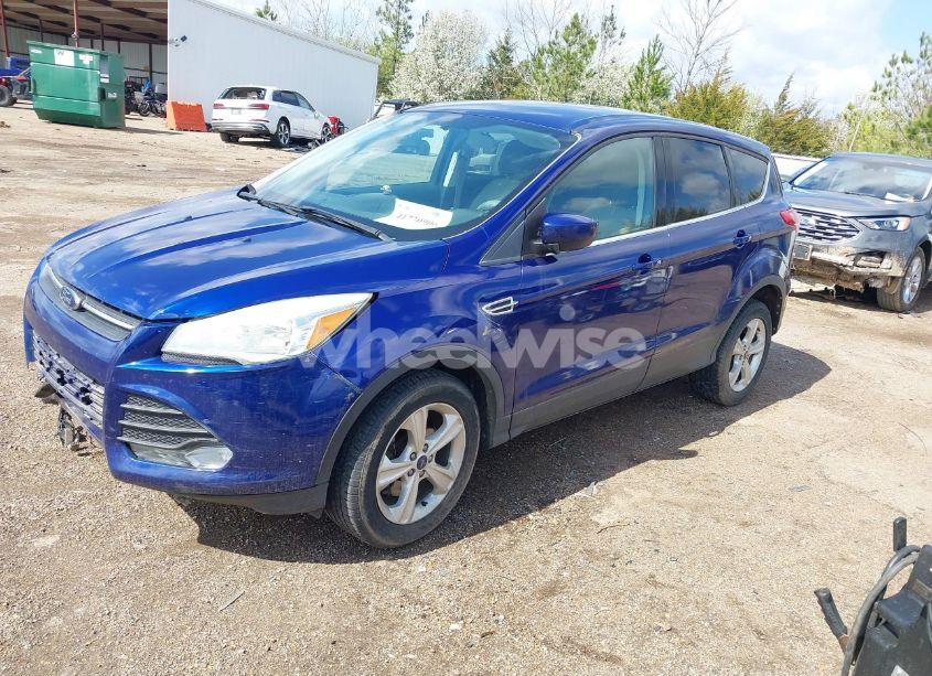 Photo 2 of 2013 Ford Escape SE (VIN 1FMCU0G98DUD87400)