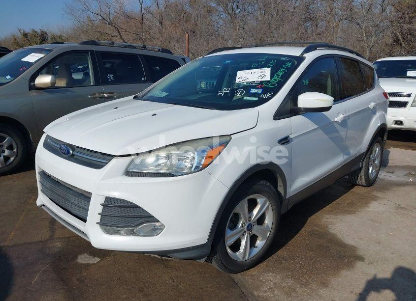 Photo 2 of 2014 Ford Escape SE (VIN 1FMCU0G98EUC92210)