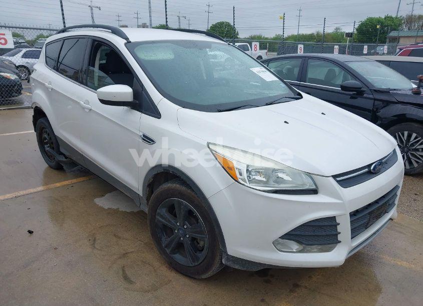 2016 Ford Escape SE (VIN 1FMCU0G98GUA95671) main photo