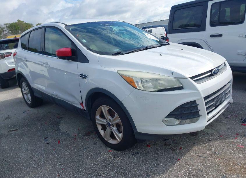 2016 Ford Escape SE (VIN 1FMCU0G98GUB08726) main photo